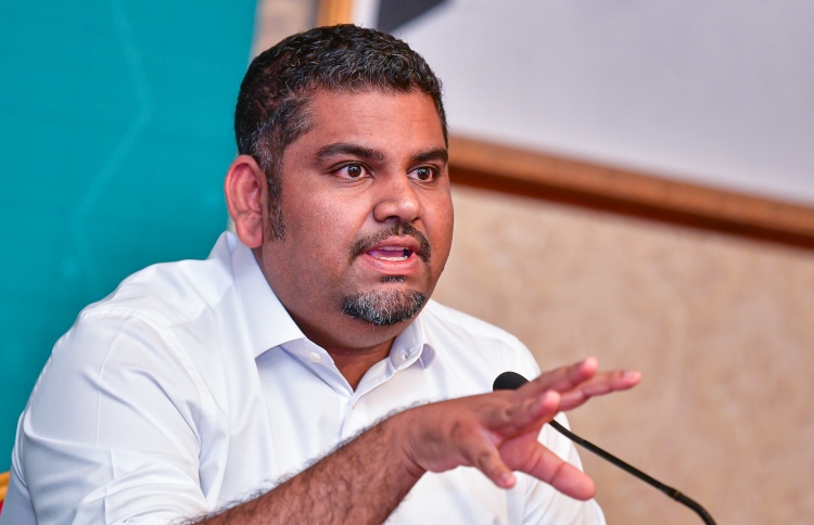 ސިޔާސީ މުވައްޒަފުން ހިޔާލުފާޅުކުރުމަށް ހުރަސްއެޅޭ ގޮތަށް އުސޫލެއް ހެދިކަމަށް ބުނާ ވާހަކަ ދޮގުކޮށްފި