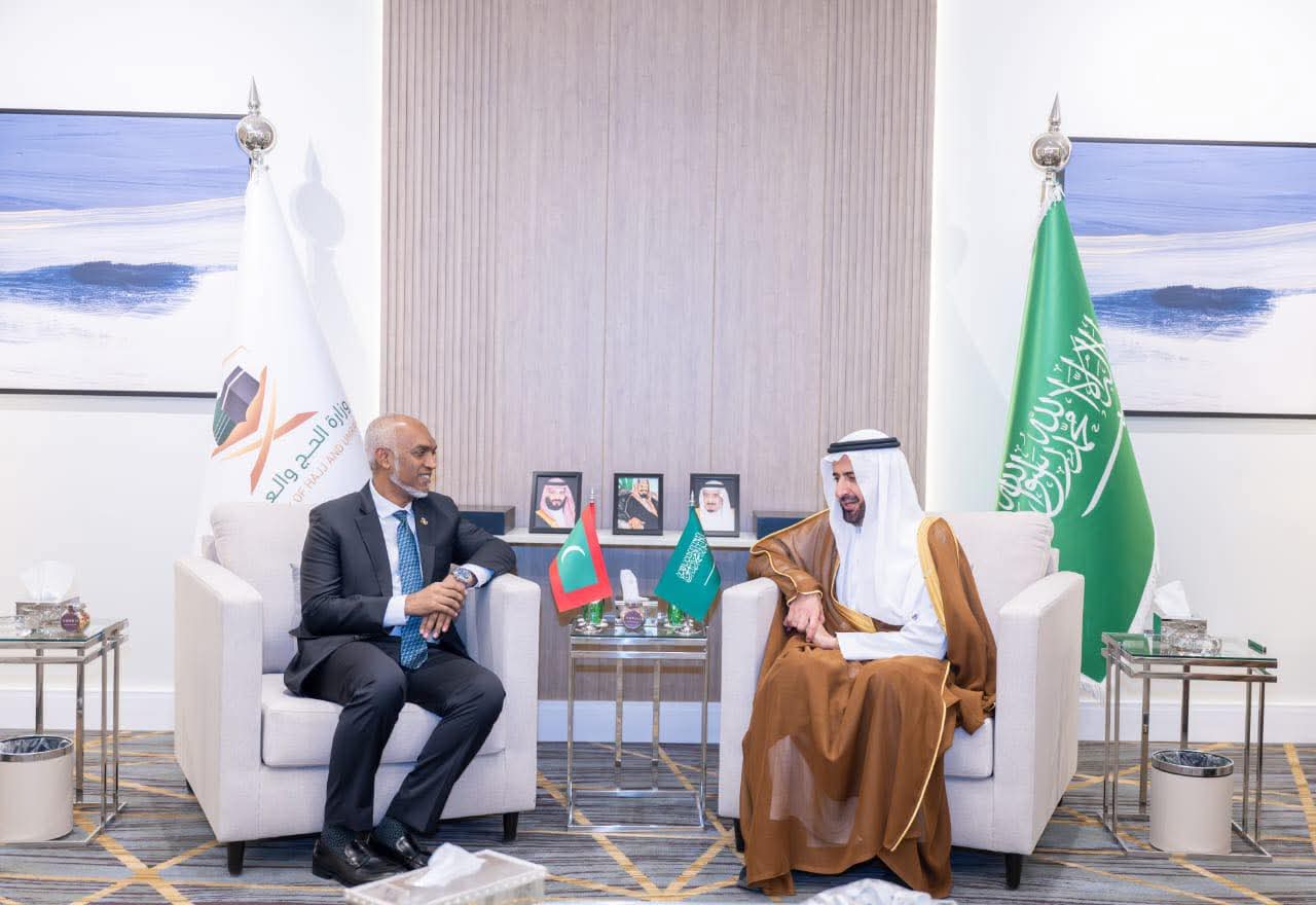 ރައީސް މުޢިއްޒު ޙައްޖާއި ޢުމްރާގެ ވަޒީރާ ބައްދަލު ކުރަށްވައިފި