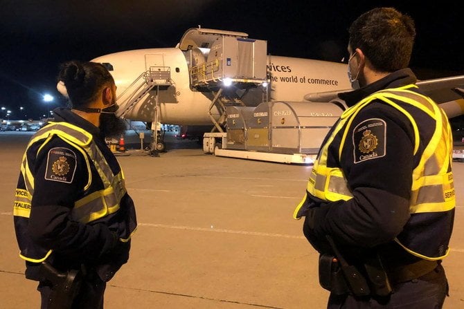 ކެނެޑާގައި ހޯމަ ދުވަހު ވެކްސިން ދޭން ފަށަނީ