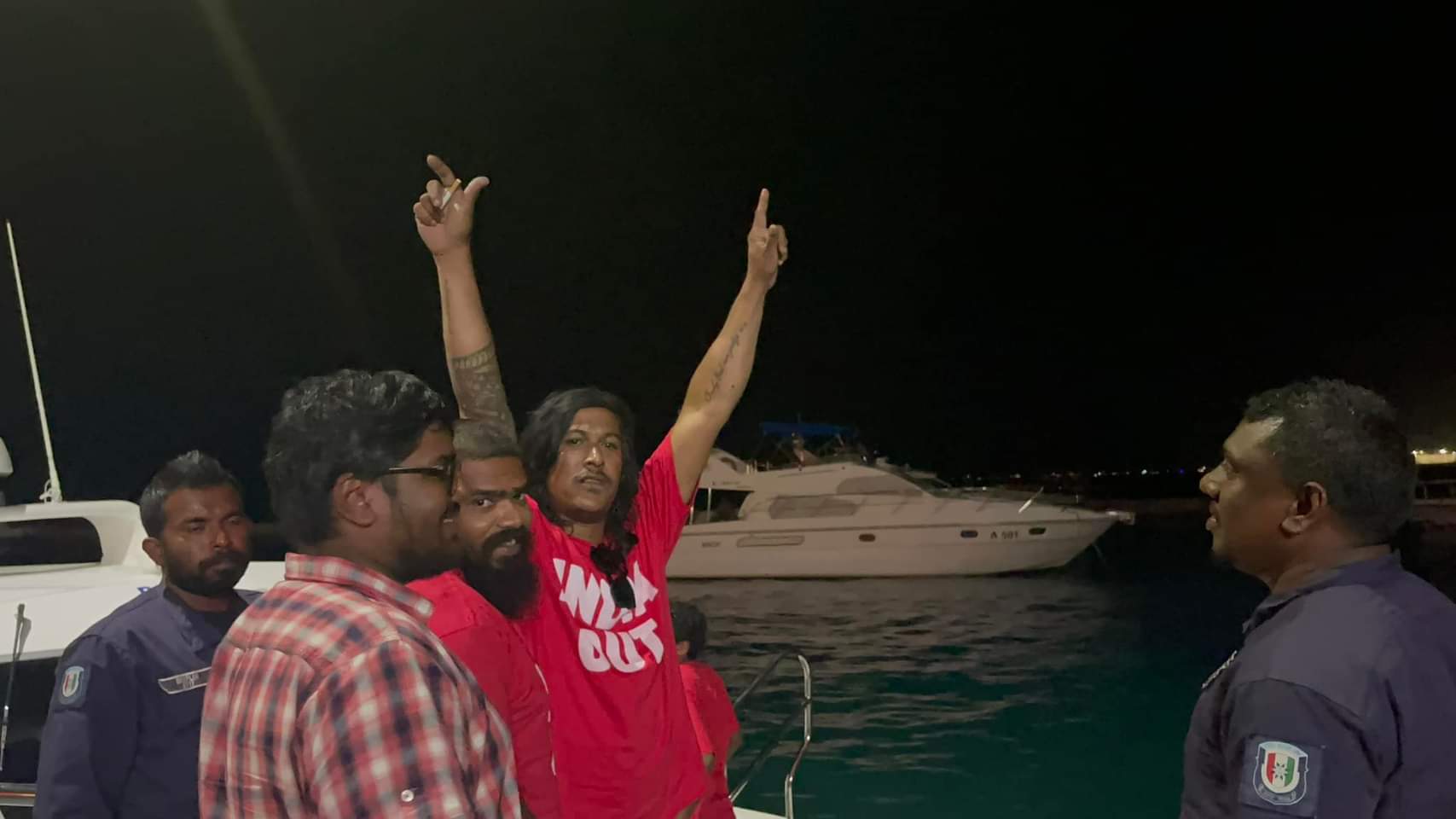 "ނޭވާ ހޮޅިއަށް" މުޒާހަރާއިން ހައްޔަރުކުރި ނުވަ މީހަކަށް މުއްދަތު ޖަހައިފި