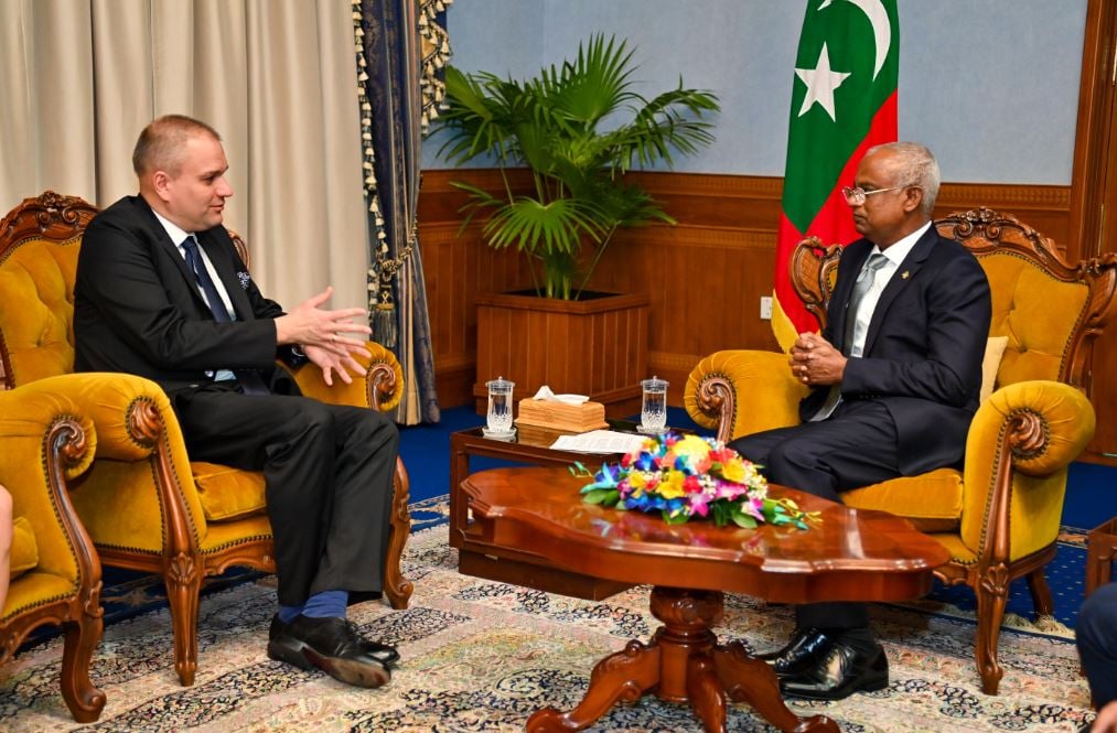 ޕޮލެންޑާއި ރާއްޖޭގެ ގުޅުން ބަދަހިކުރަން މަޝްވަރާކޮށްފި