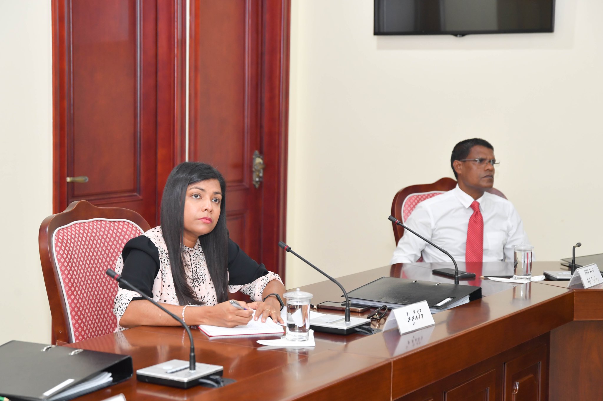 ލަގްޒަރީ އައިޓަމްތަކުން ނަގާ ޖީއެސްޓީއަށް 20 ރުފިޔާދޭން ބޮޑުވެގެން ރައްޔިތުންނޫޅޭ: ރޮޒައިނާ