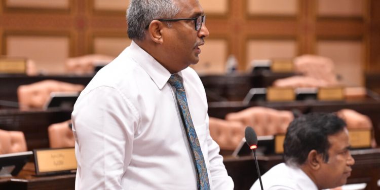 ރައީސް ޞާލިޙަށް ދެވަނަ ދައުރެއް ދޭން ދެކޮޅުހަދާ އެކަކުވެސް ނެތް: ޝަރީފް