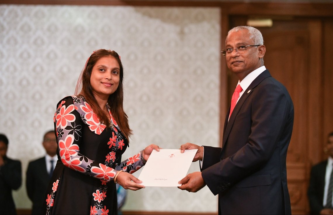 ކޯވިޑްގެ ތެރޭގައި މުދައްރިސުން ވެވަޑައިގެންނެވީ ބޮޑު ގުރުބާނީއެއް: މިނިސްޓަރ
