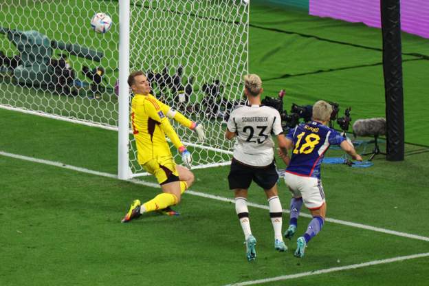 ފަހަތުން އަރާ މޮޅުވެގެން ޖަޕާނުން ޖަރުމަނު ލަދުގަންނަވާލައިފި