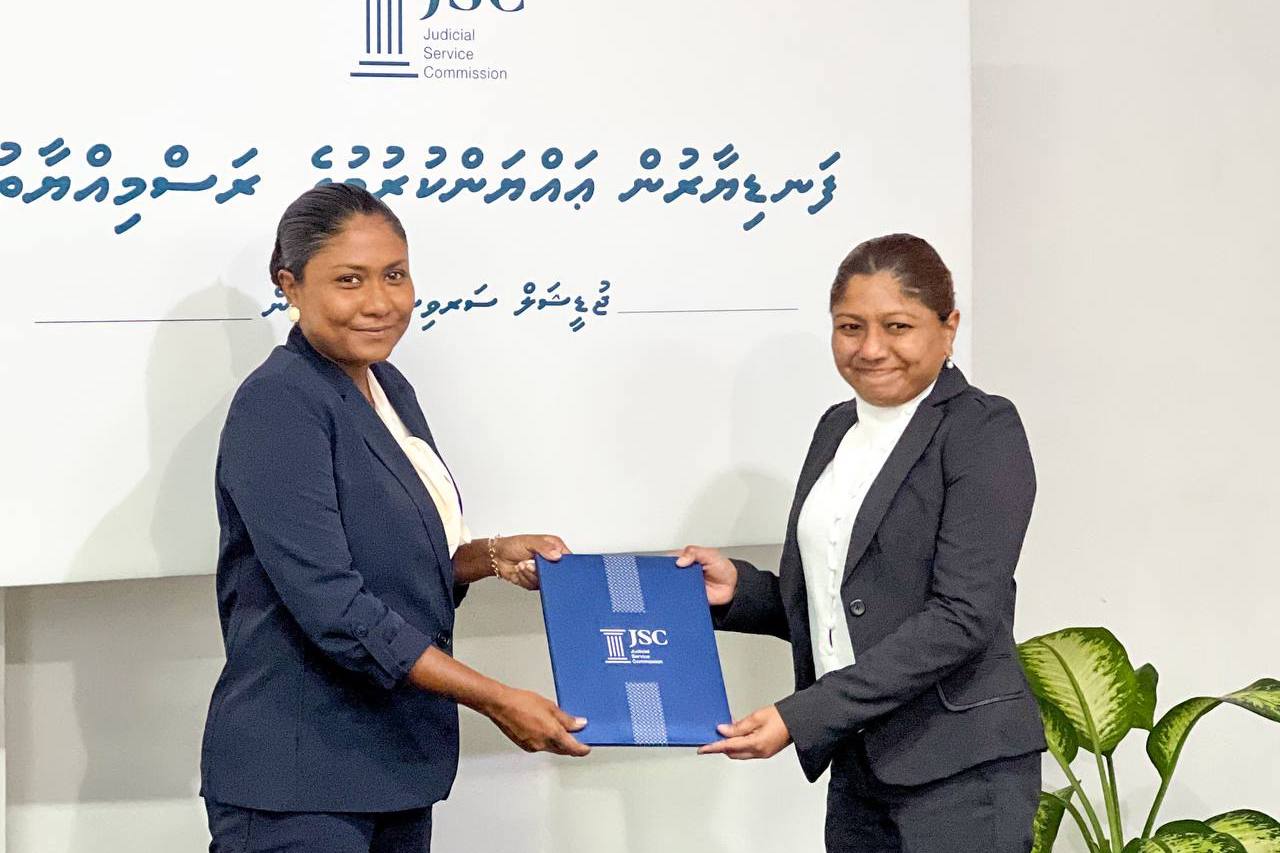 ހައިކޯޓުގެ ފަނޑިޔާރުކަމުގެ ހުވާ ދެބޭފުޅަކު ކުރަށްވައިފި