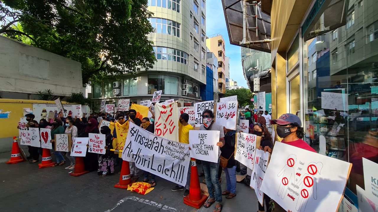 ރޭޕާ ދެކޮޅަށް މާލޭގައި ކުރި މުޒާހަރާ އިން ހައްޔަރުކުރީ ދެ މީހުން: ފުލުހުން