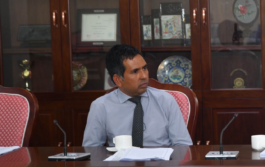 ޖާސޫސްކުރަން އުޅުމުގެ ތުހުމަތުގައި އެއަރޕޯޓުން ހައްޔަރުކުރި މީހުންގެ މައްސަލަ ބޭރުކޮށްލައިފި