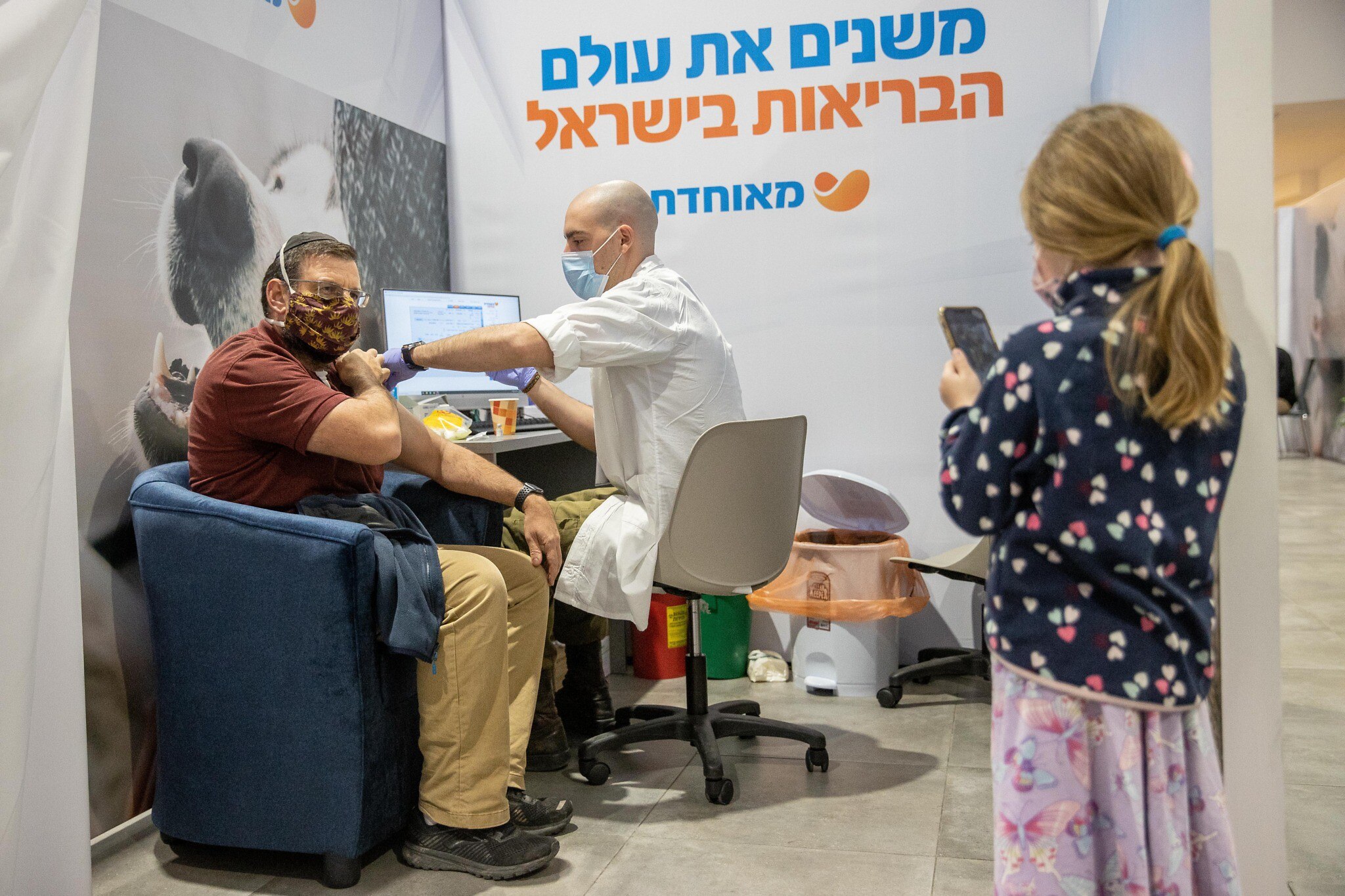 ކޮވިޑް ވެކްސިން: ހަމަހަމަކަމެއް ނެތް؛ މުއްސަނދިގައުމުތަކުން ކިޔޫ ފަޅާލައިގެން ވެކްސިން ޖަހަނީ