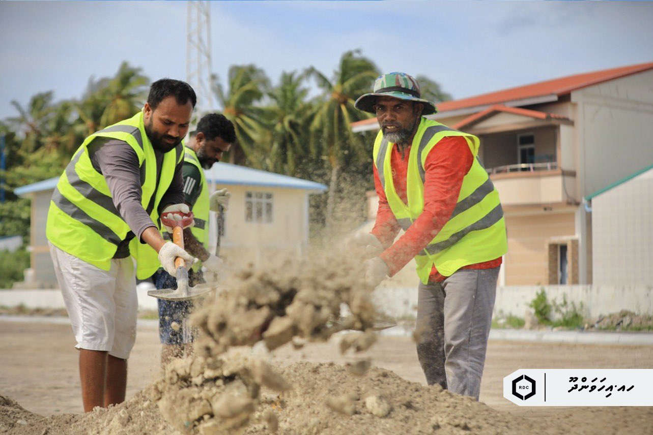 އިހަވަންދޫއާއި ކުނބުރުދޫ ފުޓްސަލް ދަނޑުގެ މަސައްކަތް ބާރަށް ކުރިއަށް