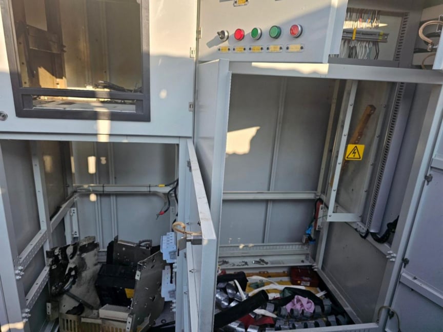 ޓްރާންސްފޯމަރެއްގެ ތެރެއަށް ވަދެ ވައްކަން ކުރަން އުޅުނު މީހަކު ހައްޔަރުކޮށްފި