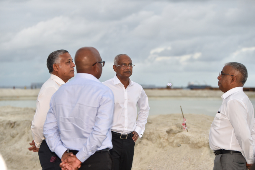 ނޮވެމްބަރު 5ގެ ކުރިން ހުރިހާ ގޯތިތައް ކަނޑާފައި ރަޖިސްޓްރީ ހަވާލުކުރާނެ: އަކްރަމް