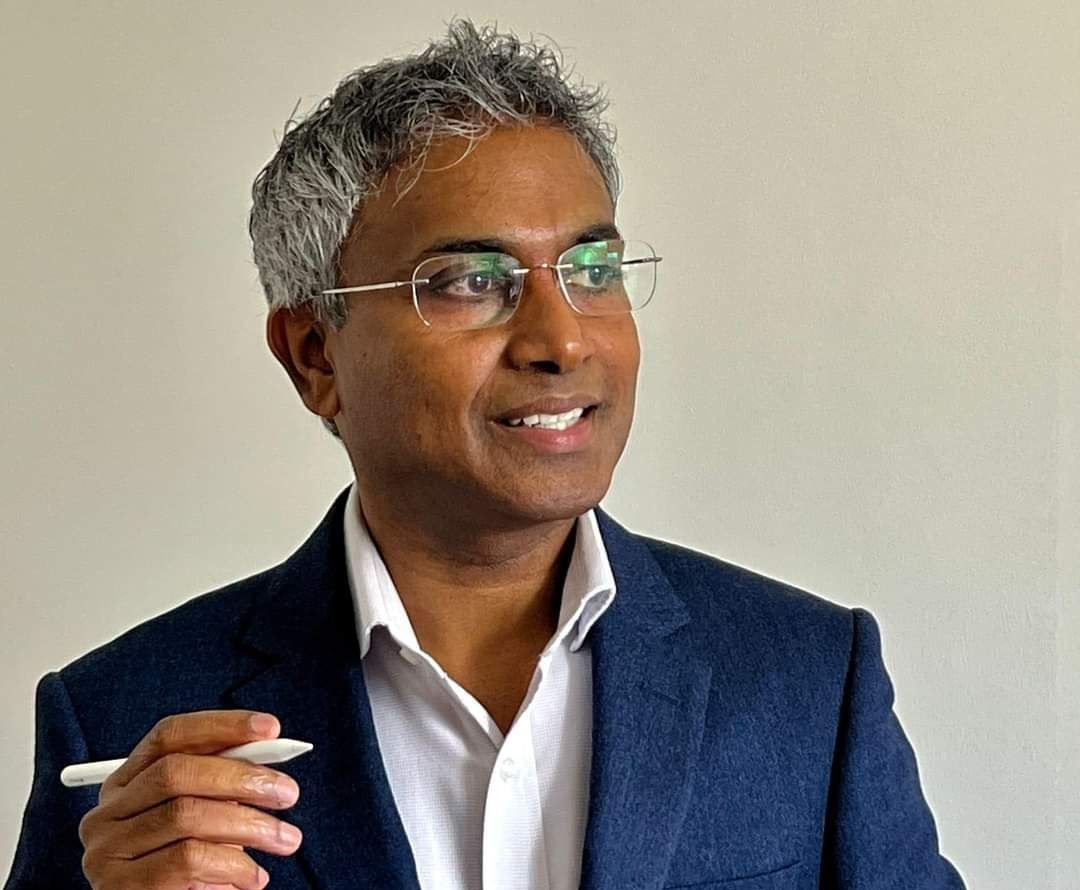 ޕްރޮފެސަރ އުގެއިލް ވިދާޅުވީ ރައީސް ޞާލިޙް ބަދަލުކުރަންޖެހޭ ސަބަބެއް ނެތްކަމަށް