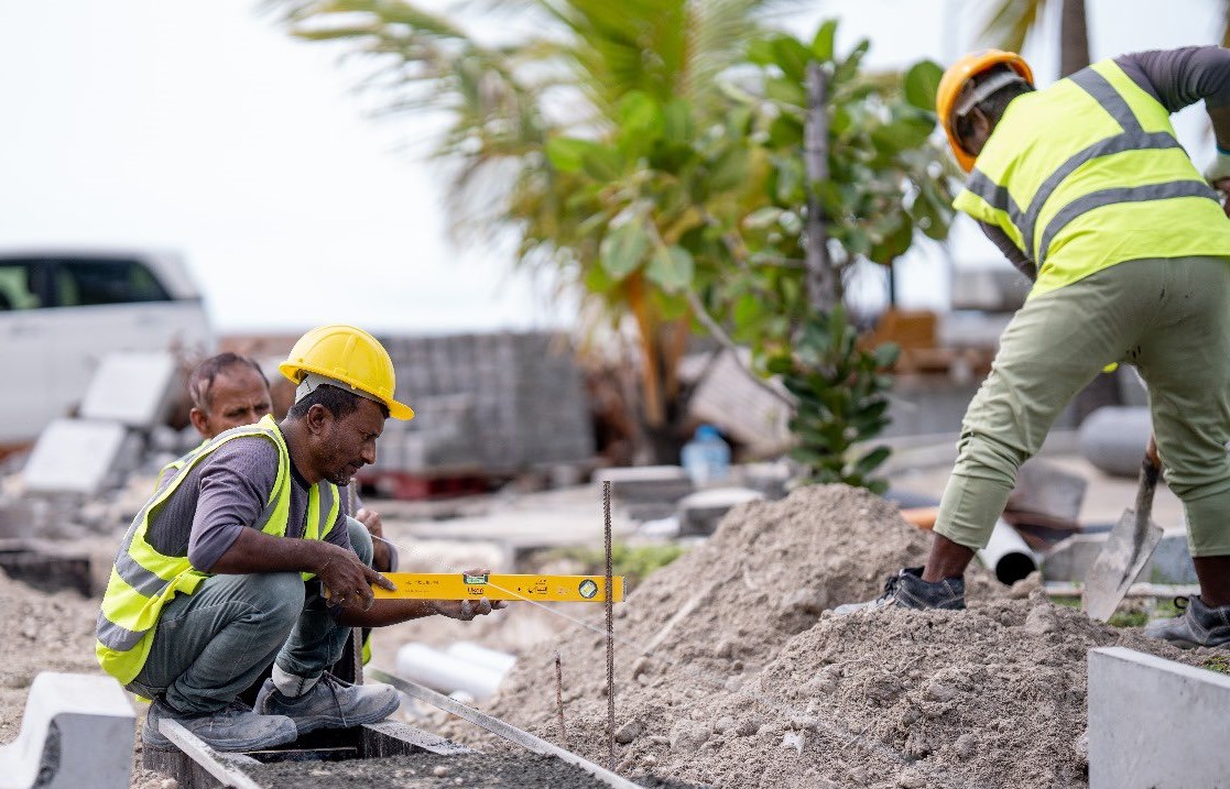 މޫސުން ރަނގަޅުވުމާއެކު އަމީނީ މަގުގެ މަސައްކަތް އަލުން ކުރިއަށް