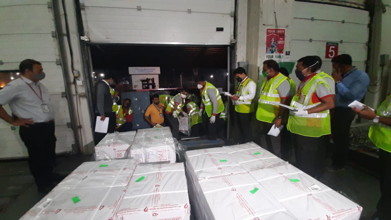 ޗައިނާއިން ރާއްޖެއަށް ހަތަރުލައްކަ ޑޯޒް ވެކްސިން ހަދިޔާކުރަނީ