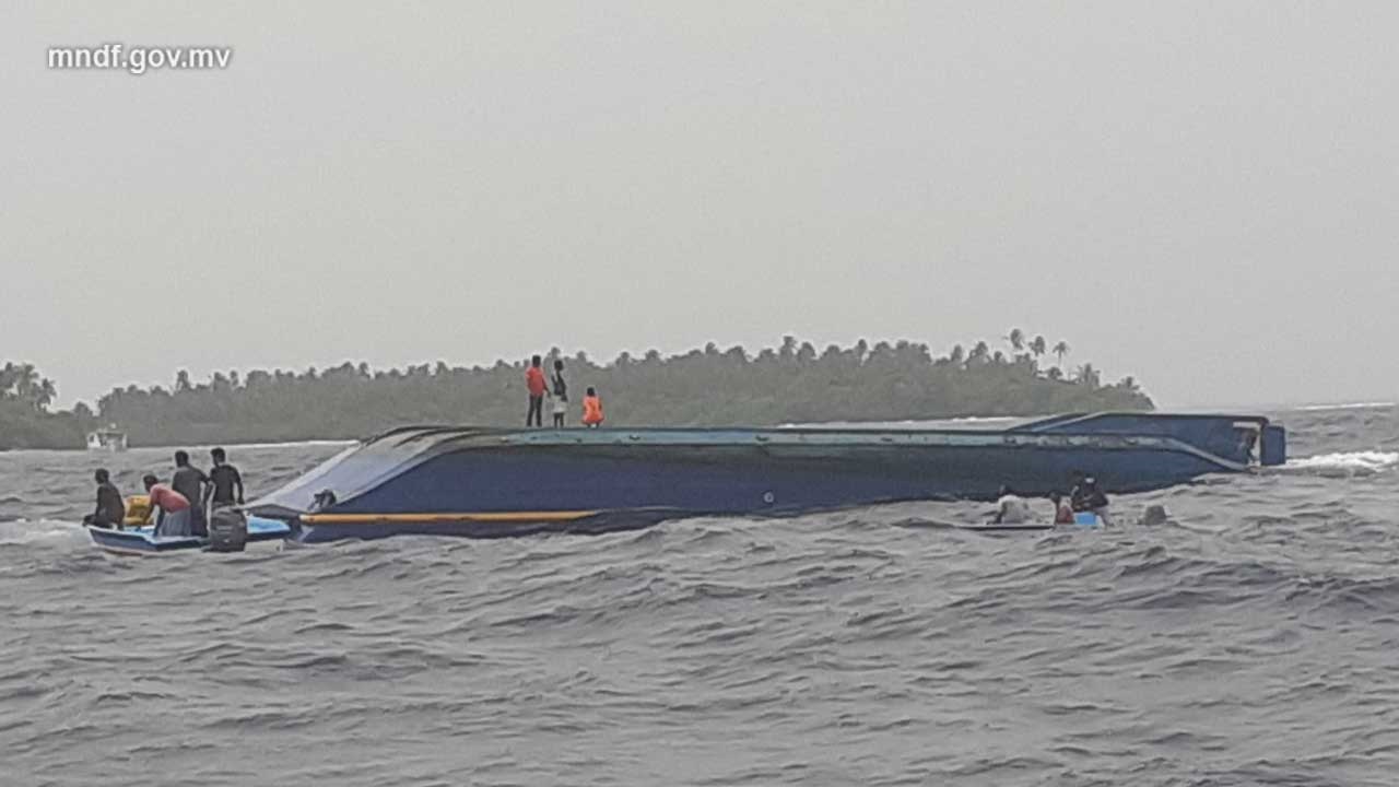 ފެނަކައިގެ މުދާ ހިފައިގެންދިޔަ ލޭންޑިންގް ކްރާފްޓެއް ބަންޑުންޖަހާލައިފި