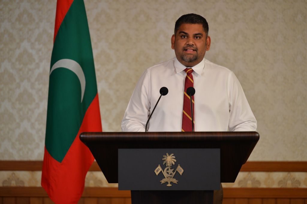 ޓުއަރިޒަމް ކުރިއަރައި، އިގްތިސާދު އާރާސްތުވަމުން ދާކަމަށް ބުނެފި