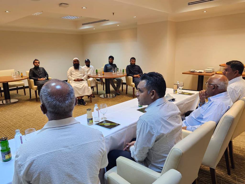 މަދީނާގައި ކިޔަވާ ދިވެހި ދަރިވަރުންނާ ނައިބު ރައީސް ބައްދަލުކުރައްވައިފި
