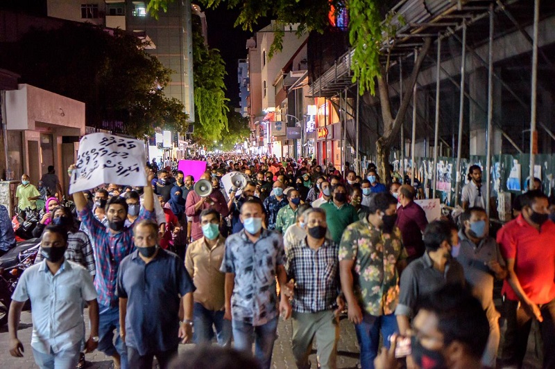 ޗިޓު މައްޗަށް ޗިޓު ފޮނުވިޔަސް ފަހަތަކަށް ނުޖެހޭނެ - ޝިޔާމް