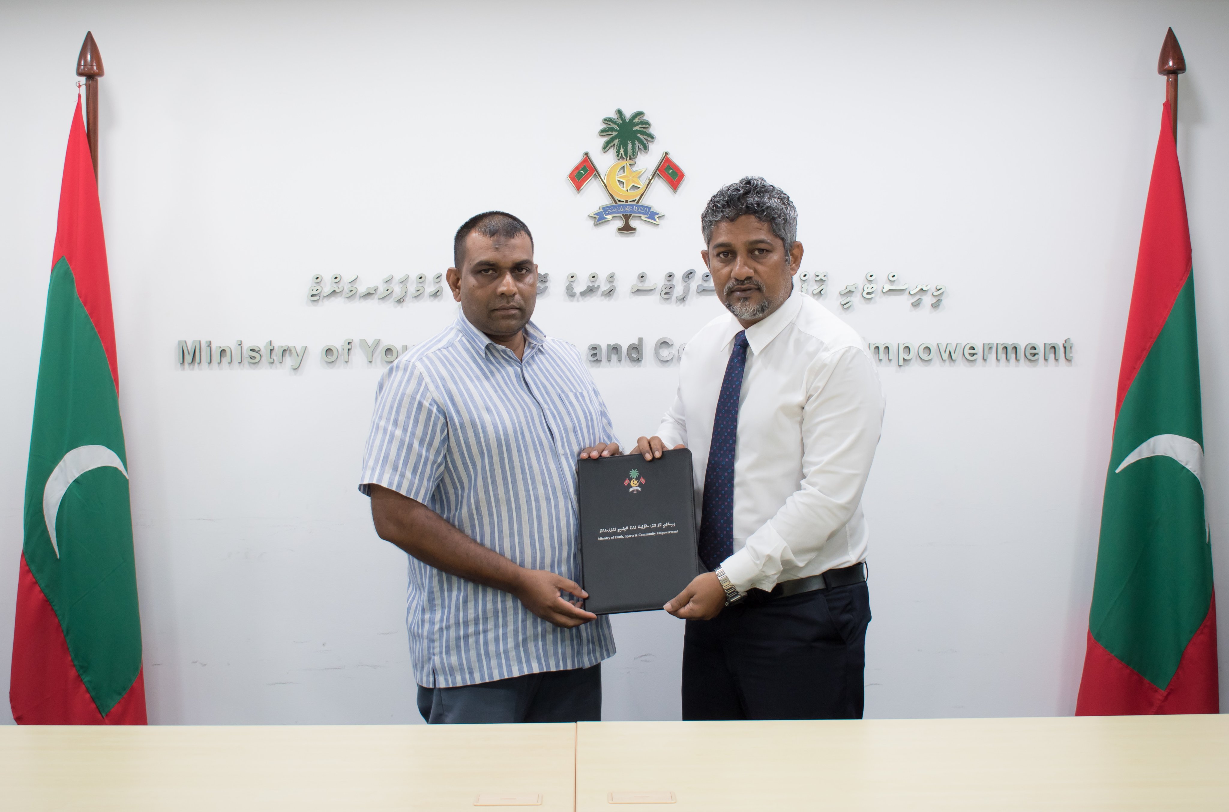 3 ރަށެއްގެ ފުޓްބޯޅަ ދަނޑުގެ މަސައްކަތް ހަވާލުކޮށްފި