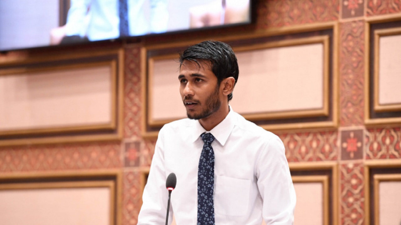 ވަޒީރުންގެ އިތުބާރާއި ގުޅޭ ކަންކަން ނިންމާނީ މަޖިލީހުން: މެމްބަރު ފިރުޝާން