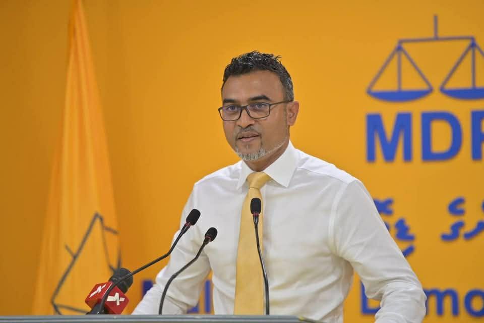 ކޮންމެ ދުވަހަކީ ވެރިކަމަށް އަންނަން ސަރުކާރުން ހެދި ދޮގުތަކުގެ ހަޤީޤަތް ހާމަވާ ދުވަހެއް: ނާޒިލް