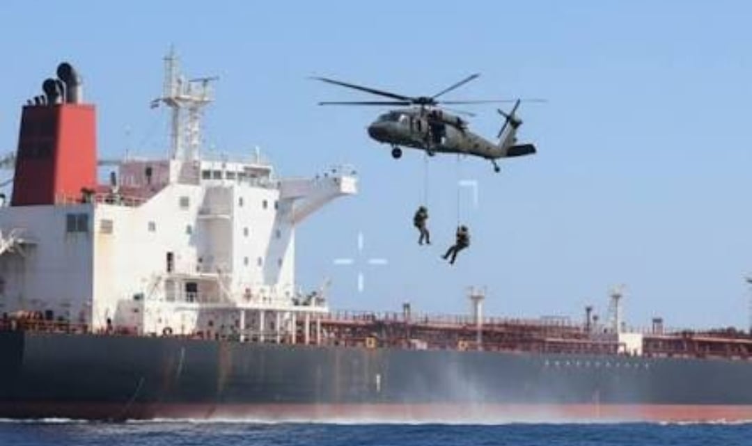 ވެނެޒުއޭލާގެ އިތުރު ތެޔޮ ބޯޓަކަށް އެމެރިކާގެ ސިފައިން އަރައިފި