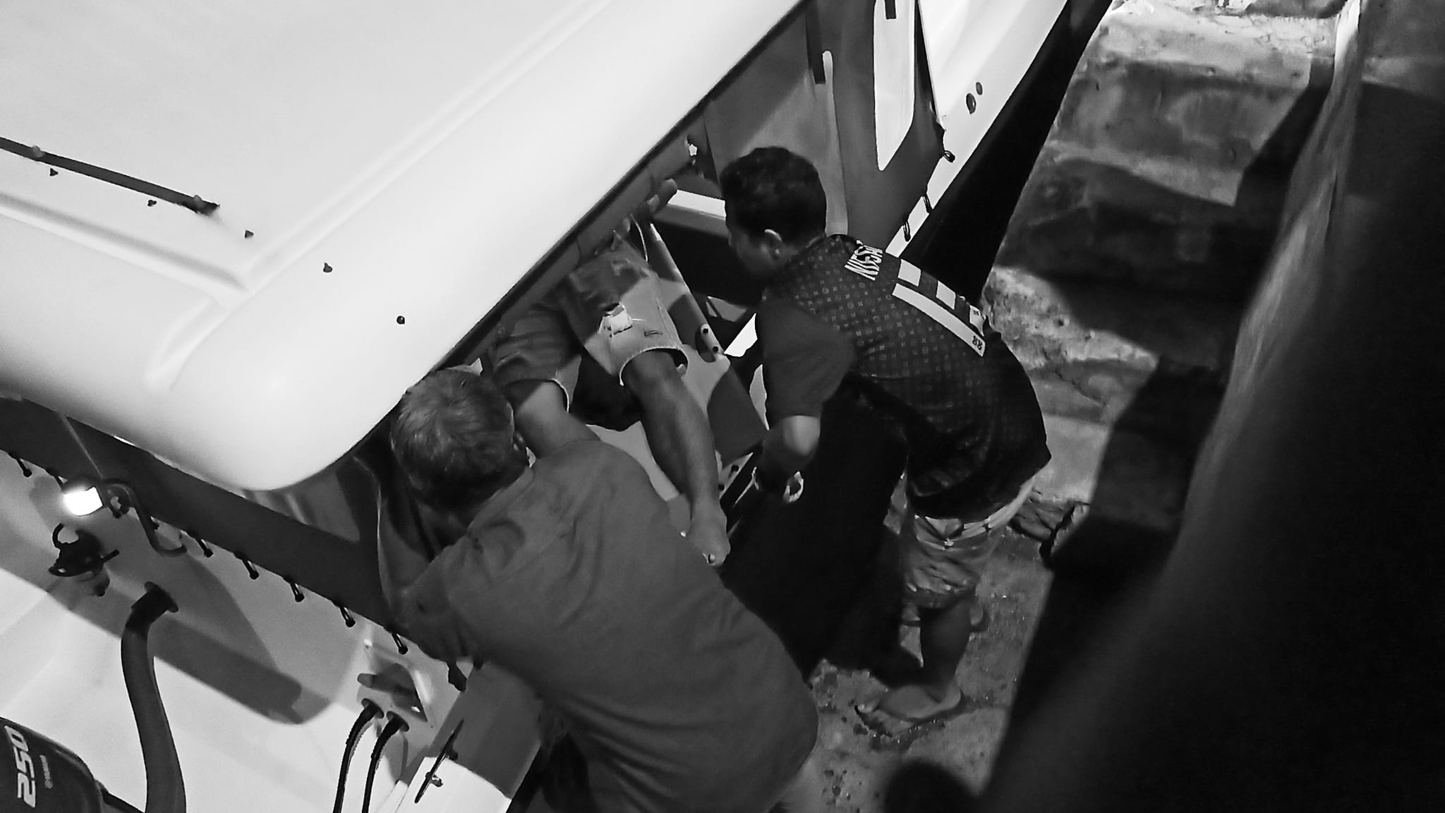 މާއުނގޫދޫގައި ޒުވާނެއްގެ ބަނޑަށް ވަޅިހަރައިފި