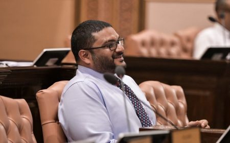 ދެ ރިސޯޓާ ހަތް ކޮމްޕިއުޓަރުން ޤައުމު ހިންގި ދުވަސް މާޒީވެއްޖެ: ޣައްސާން