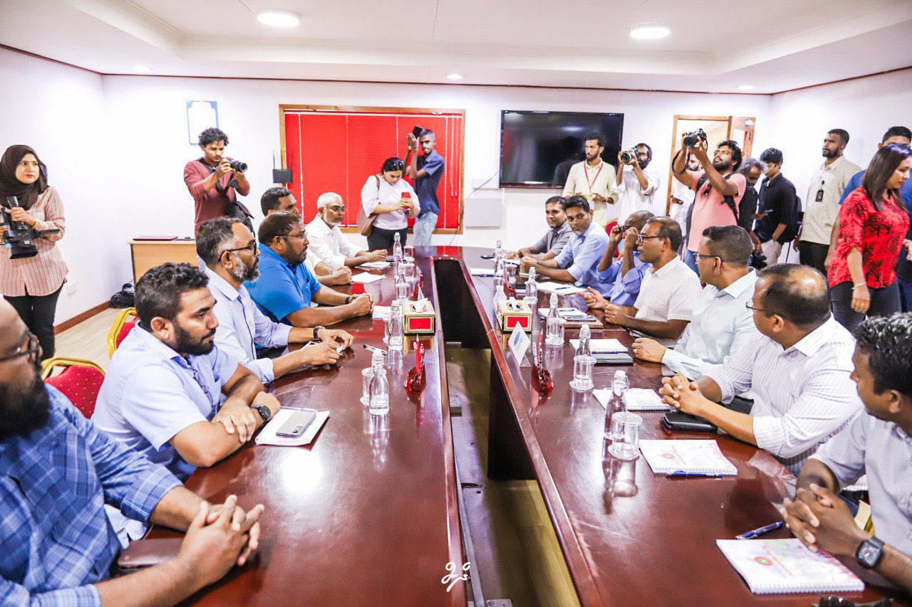 ޤާސިމް އިބްރާހީމާއި ކާނަލް ނާޒިމާއި ރައީސް ނަޝީދުގެ ބައްދަލުވުން ފެށިގެން ކުރިއަށް