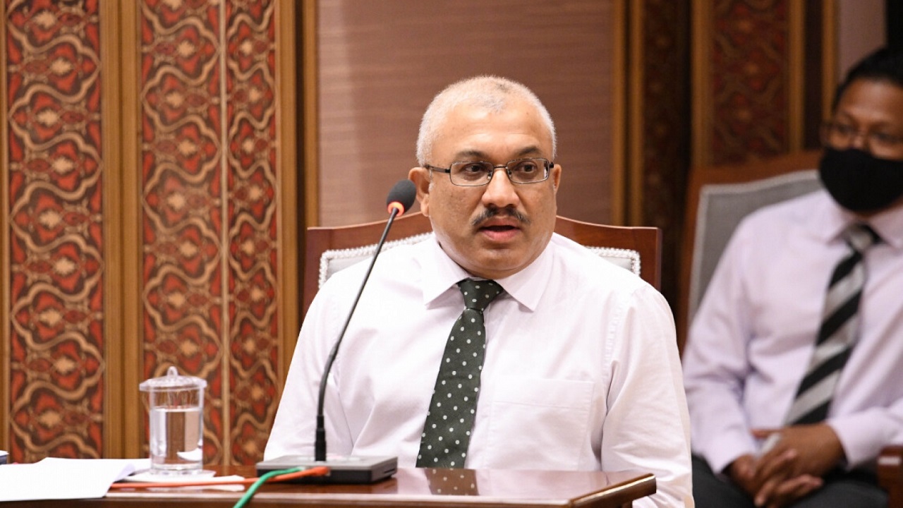 ކުރީގެ ނައިބު ރައީސް ޖިހާދު ރާއްޖެއިން ބޭރަށް ފުރުމުގެ ހުއްދަނުދޭން ނިންމައިފި