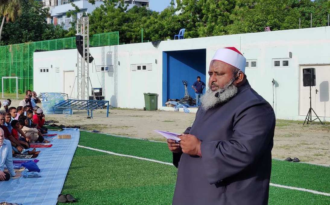 ދުނިޔަވީ ލައްޒަތަށްޓަކައި ދީނާއި އަބުރު ވިއްކާނުލުމަށް އިޔާޒް ގޮވާލައްވައިފި