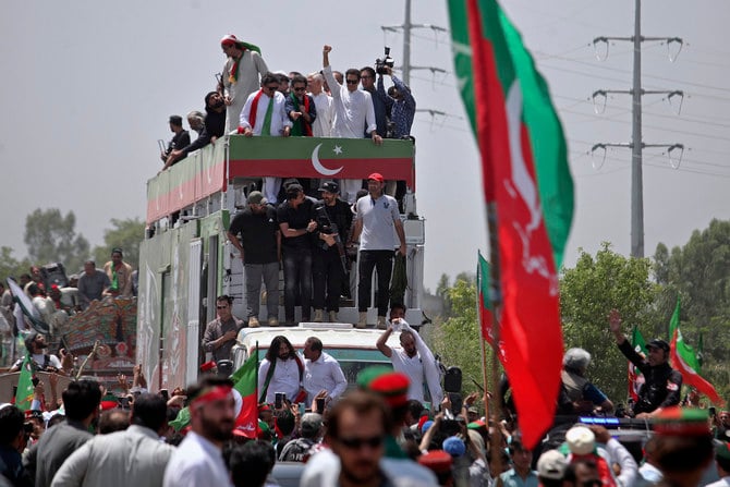 އިންތިހާބެއް ބާއްވަންދެން މުޒާހަރާ ކުރާނަން: އިމްރާން ޚާން