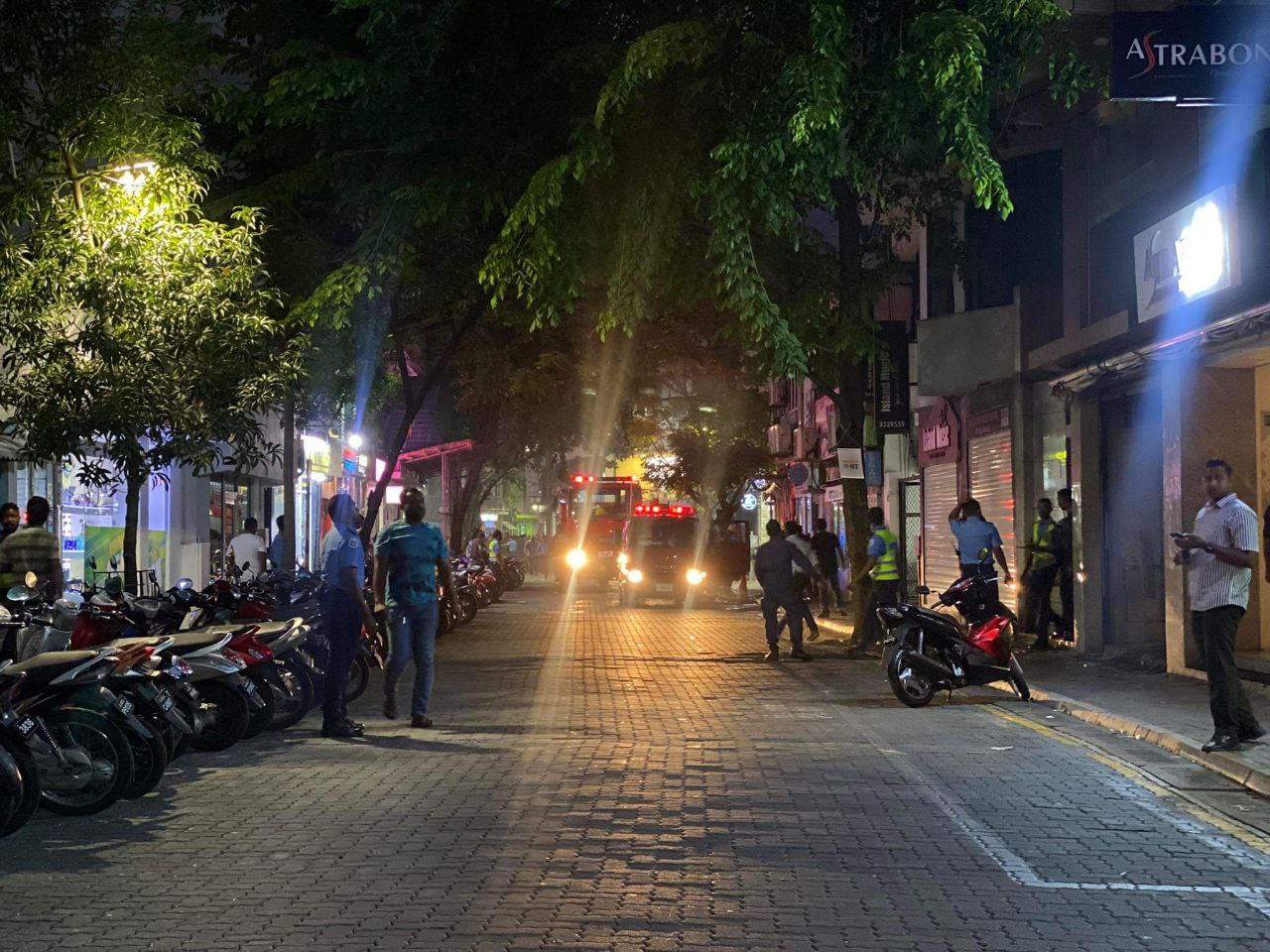 އިވްނިން ކެފޭގައި އަލިފާނުގެ ހާދިސާއެއް ހިނގައިފި