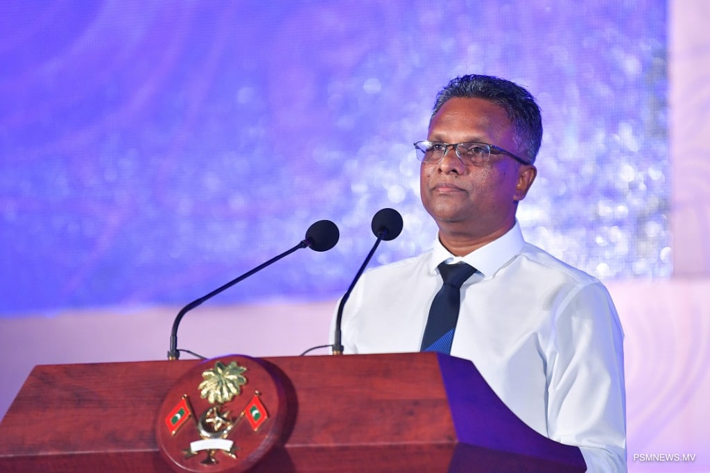 ފެރީގެ ނިޒާމު ނެތްއިރު ރައްޔިތުން ތިބީ ޖަލުތަކެއްގައި: އާޒިމް