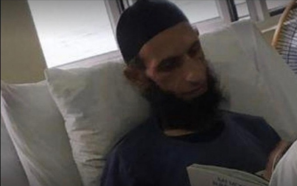 ޖަލުގައި މަރުވި ޔާސިރު ފުރުވާނުލެވުނީ އޭނާގެ އެއްވެސް އެއްބާރުލުމެއް ނުލިބުމުން - މުއައްސަސާތައް