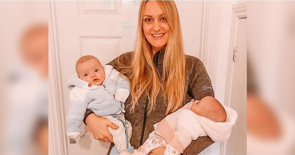 އެއްމާބަނޑު ދެކުދިން، އުމުރުގައި ތިންހަފުތާގެ ތަފާތެއް