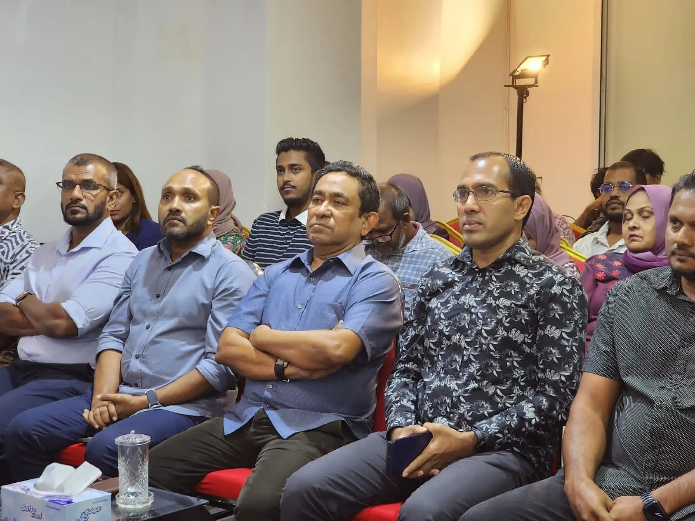 މަގުމަތިކުރާކަށް ނޫޅެން؛ ލީޑަރޝިޕުން ރޭވީ އަޅުގަނޑު ޖަލުގައި ބާއްވައިގެން ވެރިކަމަށް އަންނަން: ޔާމިން