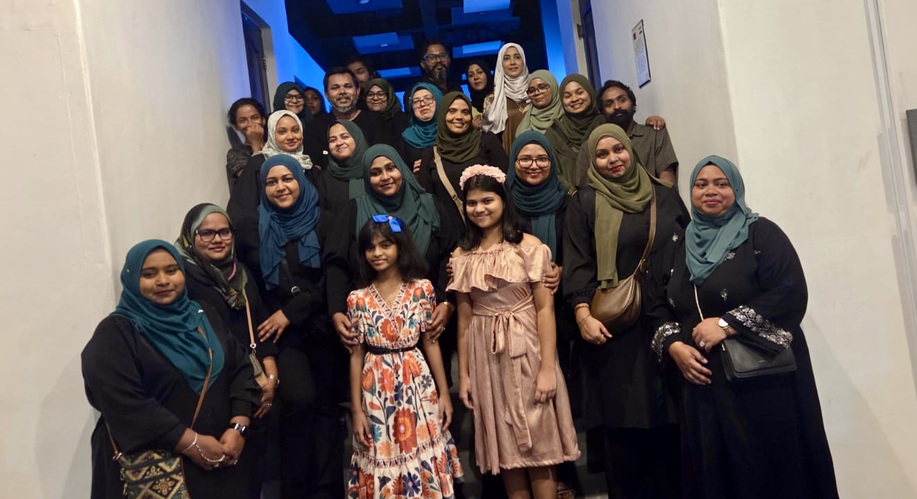 ސޮރީ އަދިވެސް ދައްކަނީ ހައުސްފުލް ޝޯތަކެއް