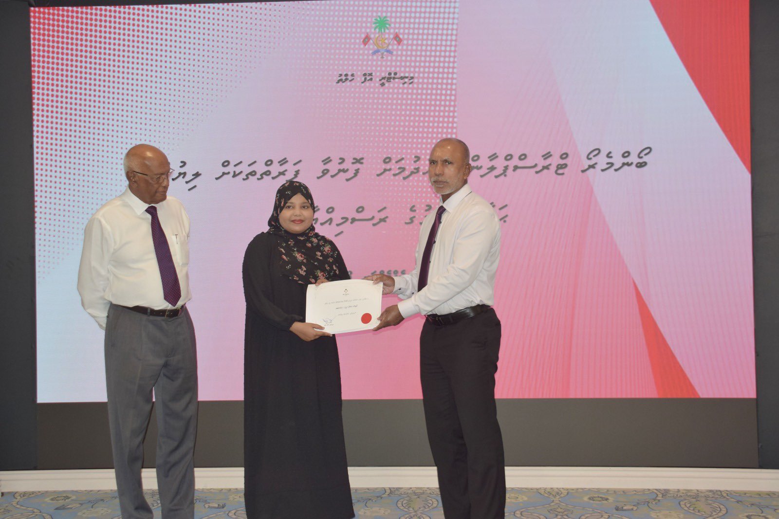 ބޯންމެރޯ ހަދަން 5 މީހަކަށް ސަރުކާރުގެ އެހީ