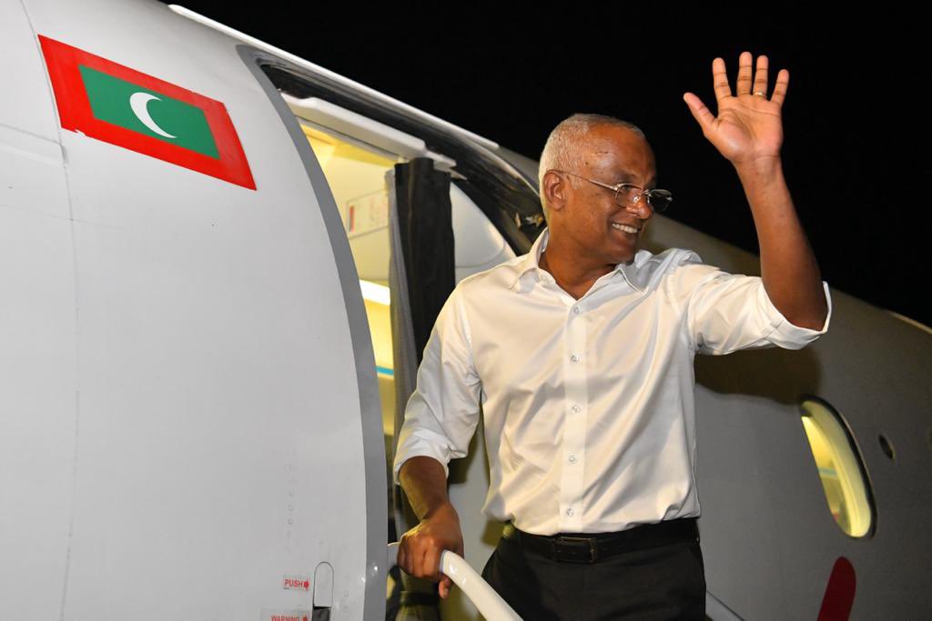 އައްޑޫއަށް ކުރެއްވި ކެމްޕޭން ދަތުރުފުޅު ނިންމަވާލެއްވުމަށްފަހު ރައީސް މާލެ ވަޑައިގެންފި