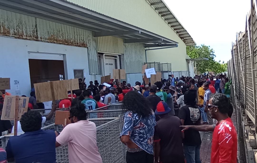 8.6 މިލިއަން ރުފިޔާ ދިނުމަށް އެއްބަސްވުމުން މަސްވެރިންގެ އިޙްތިޖާޖު މެދުކަނޑާލައިފި