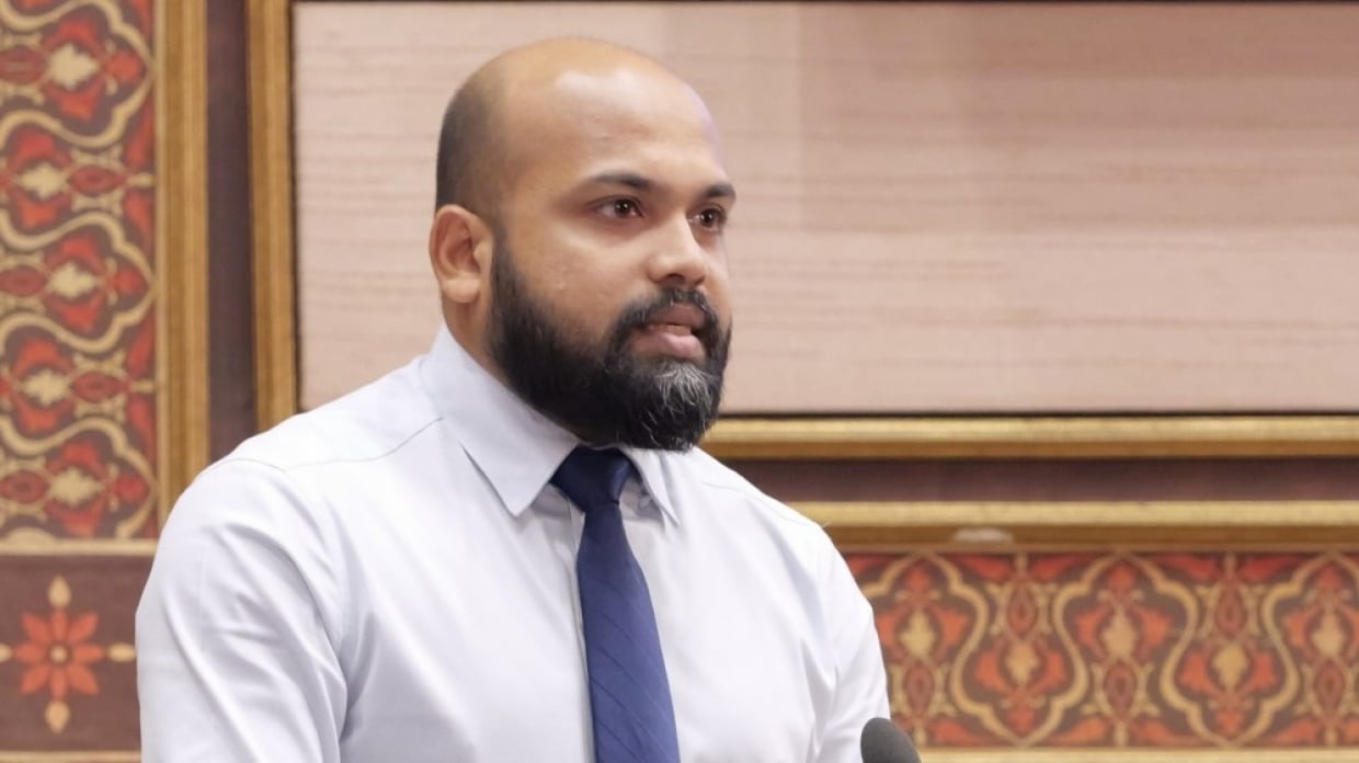 މާލީ ބަޔާން ހުށަނާޅާ ޚަބަރު ރިޕޯޓް ކުރުމުން ޕީއެންސީގެ މެންބަރު ނިޒާރު ރަތަށް؛ ގޮވާލެއްވީ މީޑިޔާ ބިލް އަވަސްކުރަން!