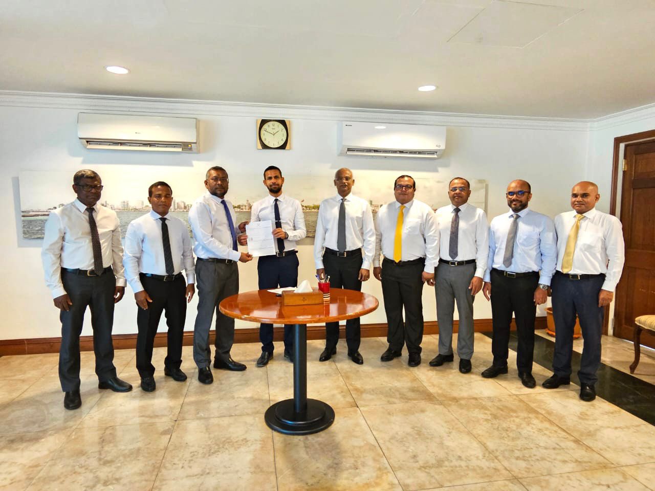 މެމްބަރު އަލީ ހަމީދު އެމްޑީޕީއަށް ސޮއިކޮށްފި