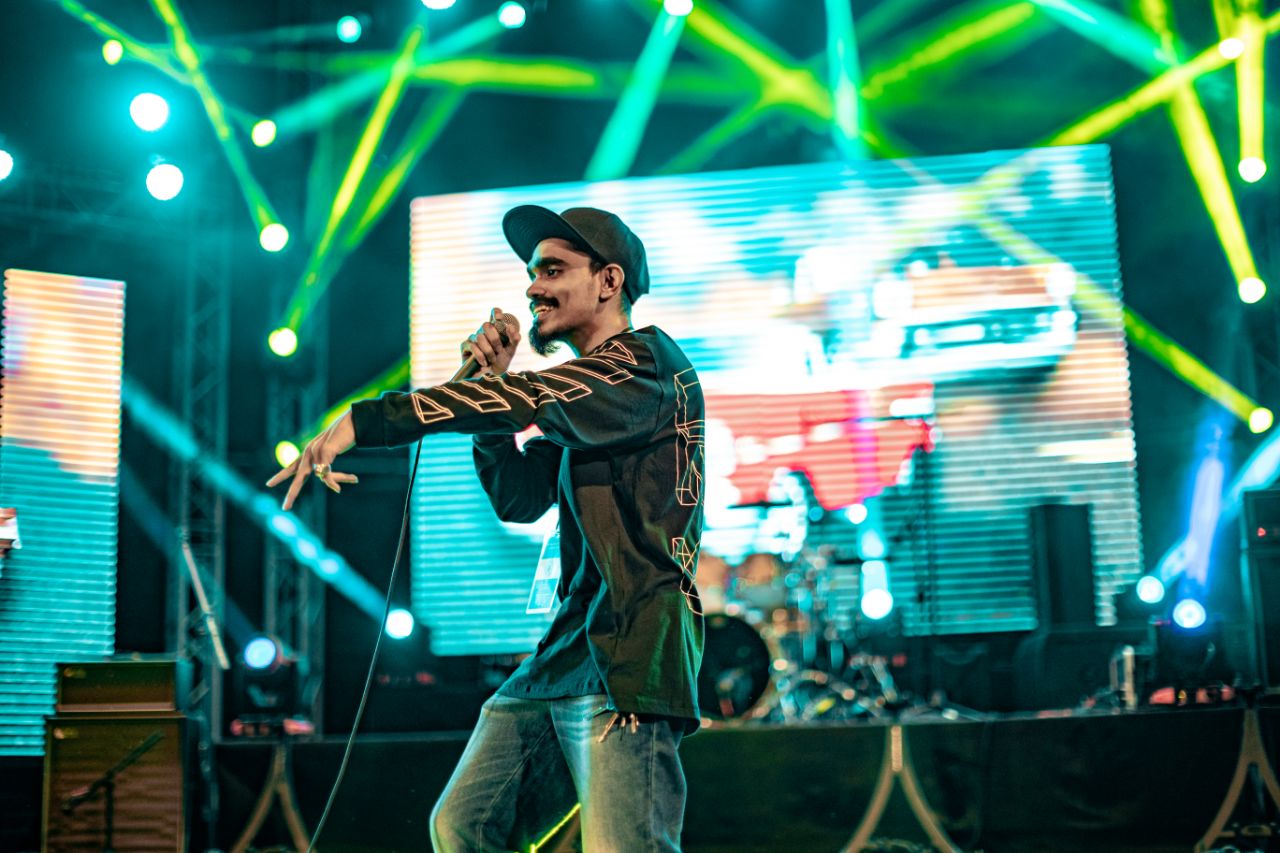 ރާއްޖޭގެ "ރެޕް ކިންގް" ޕެސްޓް ގޭބަންދަށް ބަދަލުކުރި މައްސަލަ އިސްތިއުނާފްކޮށްފި