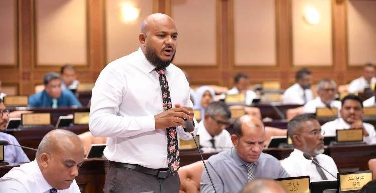 އެމްޑީޕީން އުޅެނީ ދިވެހިންނަށް ހެޔޮވެރިކަން ކޮށްދޭތީ އެކަމާ ކަންބޮޑުވެގެން: ޝުޖާއު