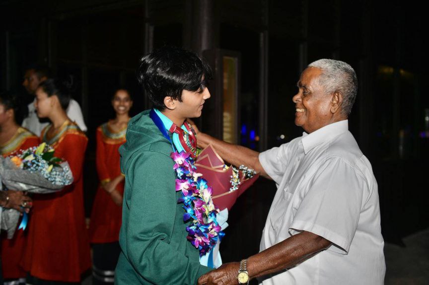 އުއްޗުގެ އުފަންދުވަހަށް ލަވަކިޔުންތެރިޔާ ފާއިޒު ރާއްޖެއަށް