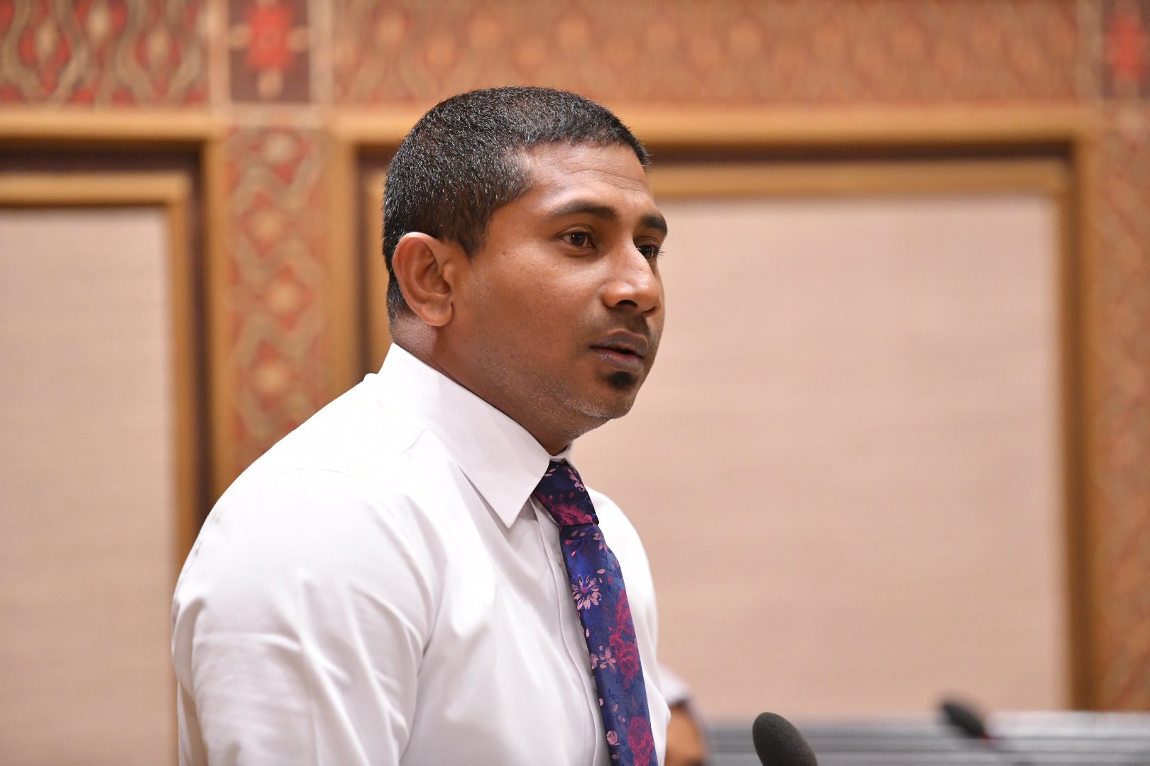 ފުޓްސަލް ކުޅެން ދަނޑުލިބެނީ 6400 ރުފިޔާއަށް; ޙައްލެއް ހޯދާނަން - މަޙްލޫފް