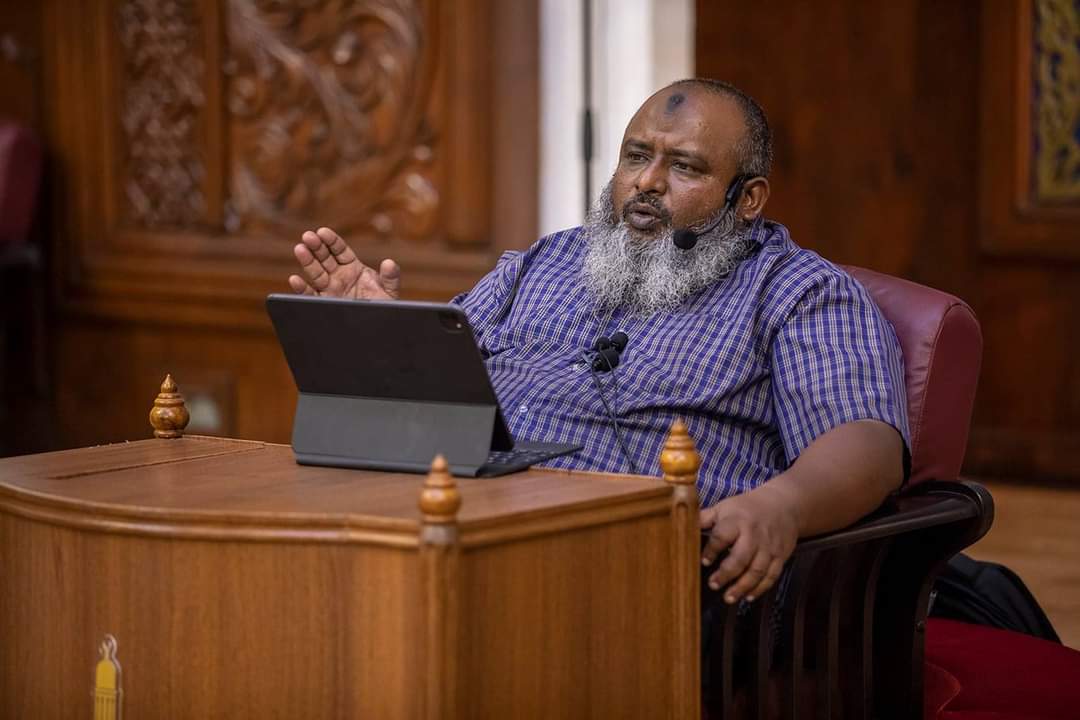 ސަރުކާރުން ކަންތައްތައް ކޮށްދޭންޖެހޭނީ އިންތިޚާބު ބޯމަތިވީމައެއް ނޫން: ޑރ. އިޔާޒް