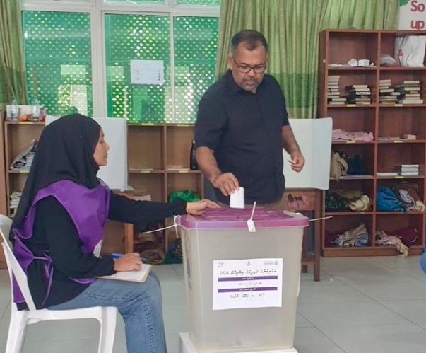 ރައްޔިތުންގެ ނިންމުމަކީ ގައުމުުގެ މިނިވަންކަން ދަމަހައްޓަން ބޭނުންވާކަމުގެ ވަރުގަދަ ނިންމުމެއް: ފޮރިން މިނިސްޓަރު